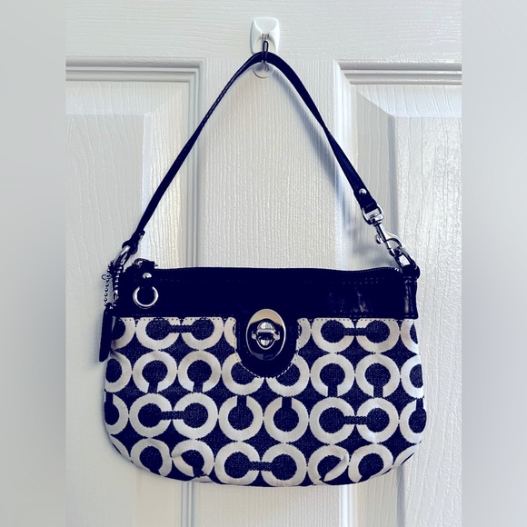 Coach Black and White Vintage Clutch $24 - Picture 1 of 7
